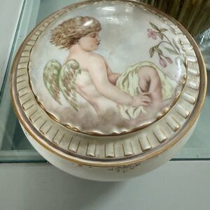 Antique powder or trinket box, Circa 1893